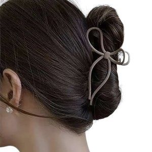 NWT Metal Bow Hair Claw Clip in Brown